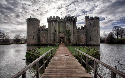 Середньовічний замок
