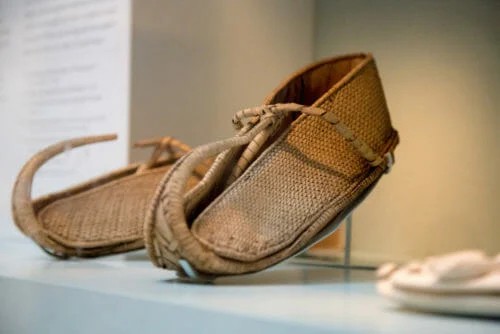 Ассирийские сандалии